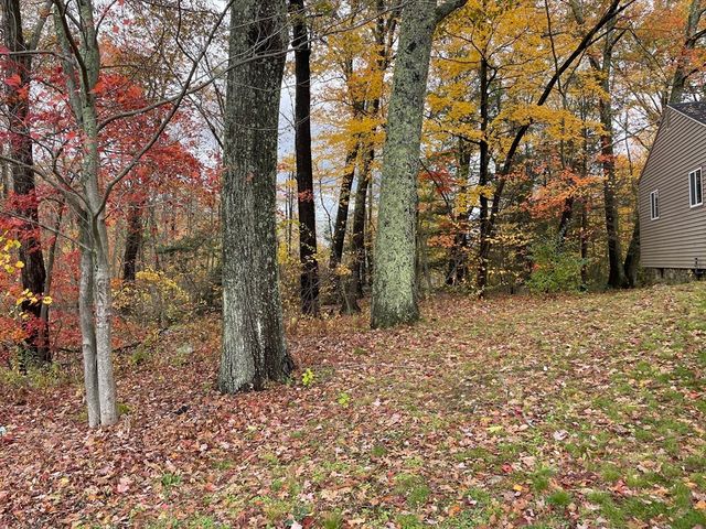 381 Pleasant St, Leicester, MA 01524