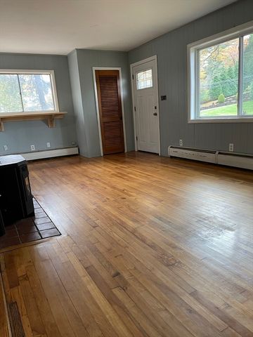 381 Pleasant St, Leicester, MA 01524