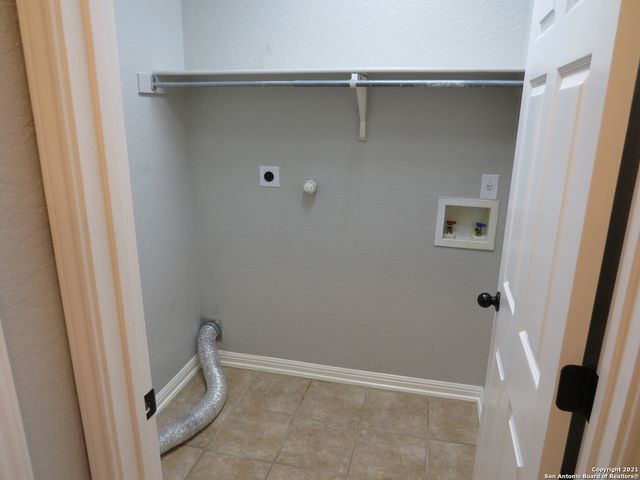 519 GINSBERG DR, Schertz, TX 78154