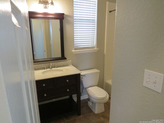 519 GINSBERG DR, Schertz, TX 78154