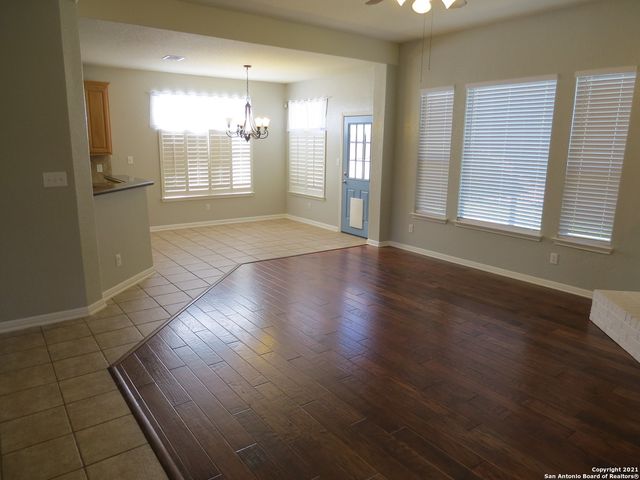 519 GINSBERG DR, Schertz, TX 78154