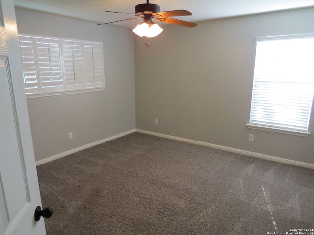 519 GINSBERG DR, Schertz, TX 78154