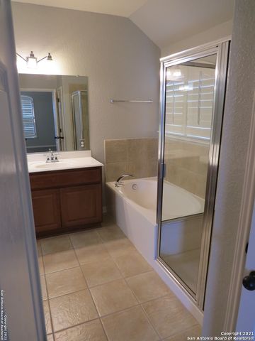 519 GINSBERG DR, Schertz, TX 78154