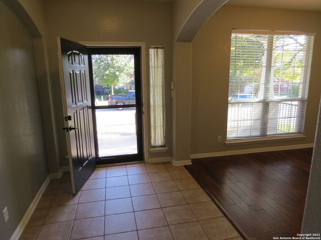 519 GINSBERG DR, Schertz, TX 78154