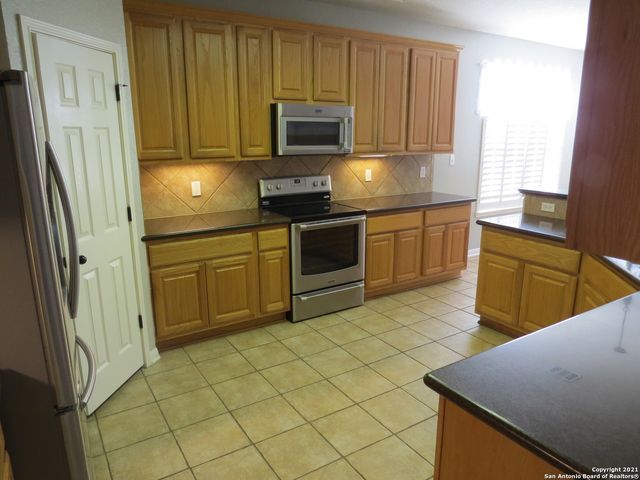 519 GINSBERG DR, Schertz, TX 78154