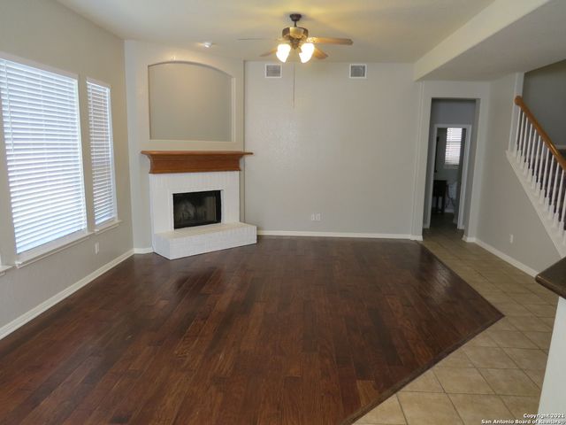 519 GINSBERG DR, Schertz, TX 78154