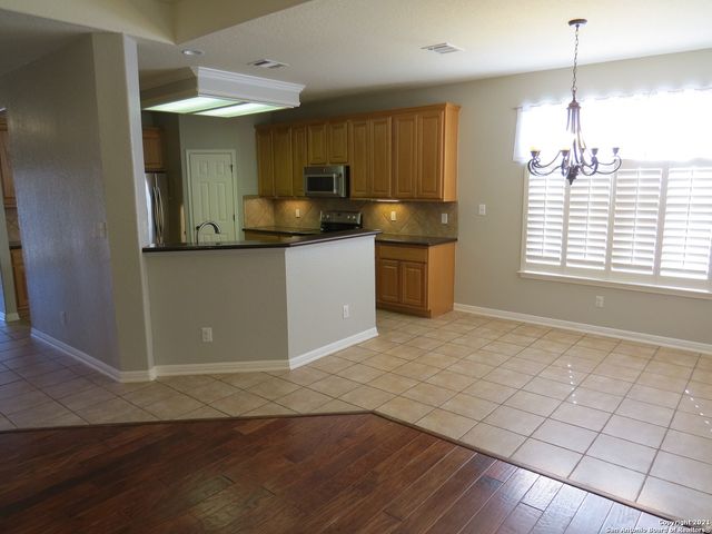 519 GINSBERG DR, Schertz, TX 78154