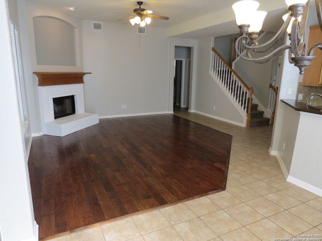 519 GINSBERG DR, Schertz, TX 78154