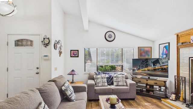 11858 Campo Seco Rd., Sonora, CA 95370