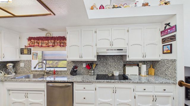 11858 Campo Seco Rd., Sonora, CA 95370