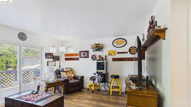 11858 Campo Seco Rd., Sonora, CA 95370