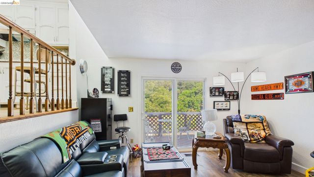 11858 Campo Seco Rd., Sonora, CA 95370