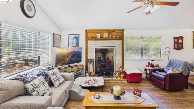 11858 Campo Seco Rd., Sonora, CA 95370