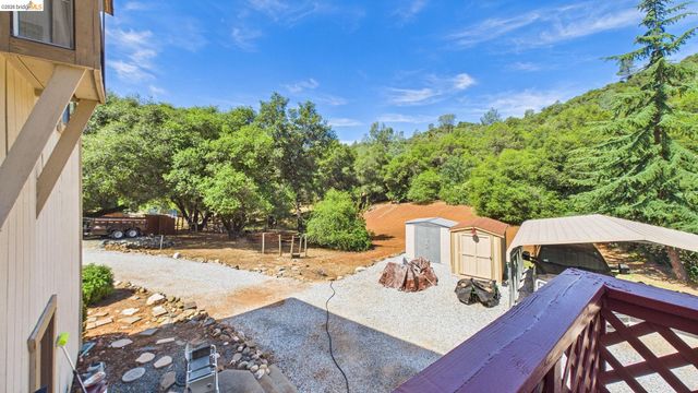 11858 Campo Seco Rd., Sonora, CA 95370