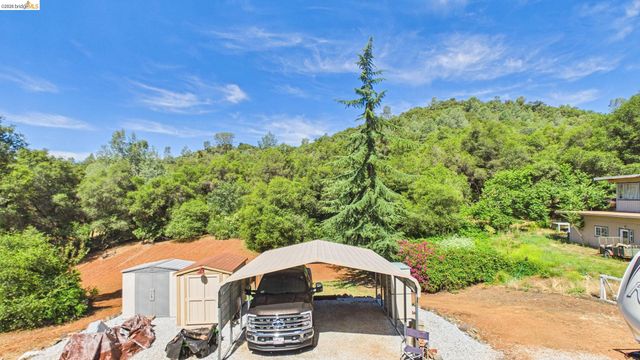 11858 Campo Seco Rd., Sonora, CA 95370