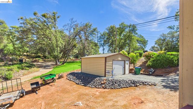 11858 Campo Seco Rd., Sonora, CA 95370