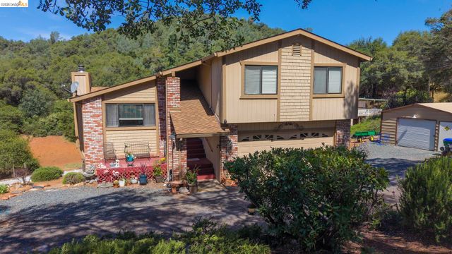 11858 Campo Seco Rd., Sonora, CA 95370
