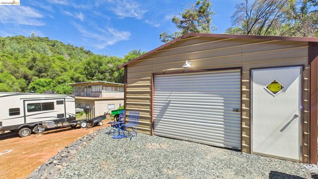 11858 Campo Seco Rd., Sonora, CA 95370