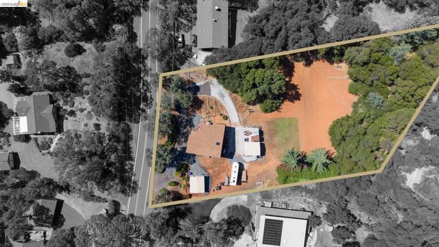 11858 Campo Seco Rd., Sonora, CA 95370