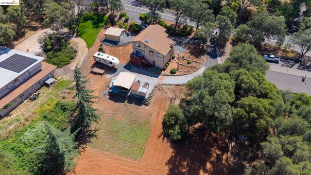 11858 Campo Seco Rd., Sonora, CA 95370