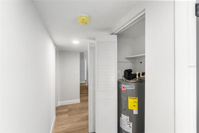 420 MELODY CIRCLE, Sarasota, FL 34237