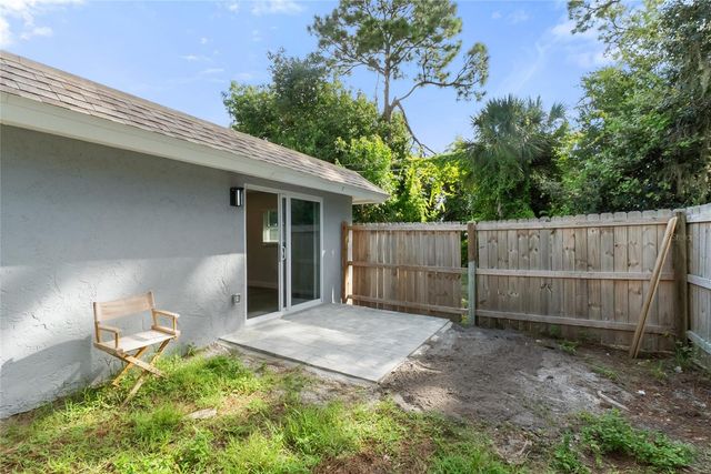 420 MELODY CIRCLE, Sarasota, FL 34237