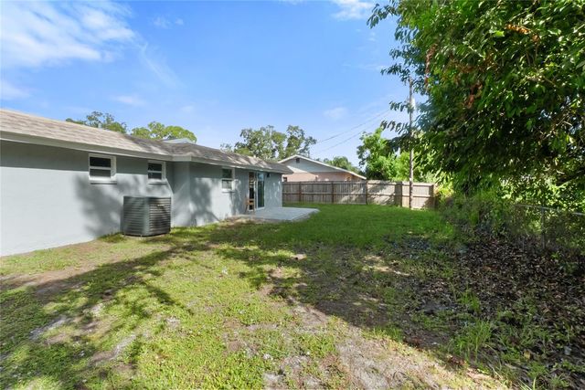 420 MELODY CIRCLE, Sarasota, FL 34237