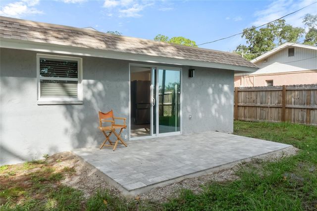 420 MELODY CIRCLE, Sarasota, FL 34237