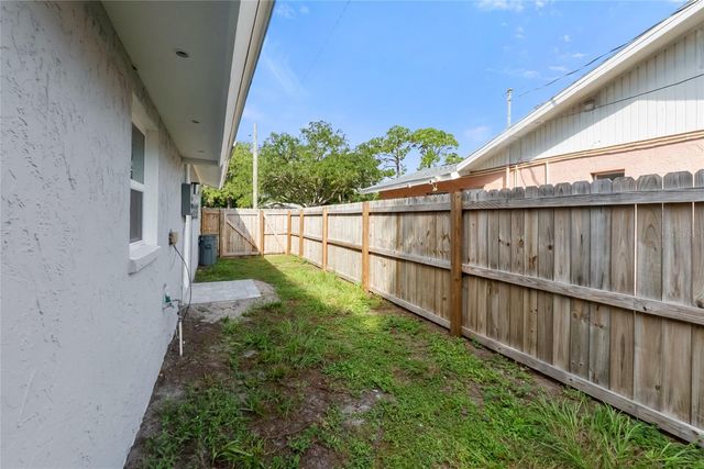 420 MELODY CIRCLE, Sarasota, FL 34237