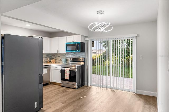 420 MELODY CIRCLE, Sarasota, FL 34237