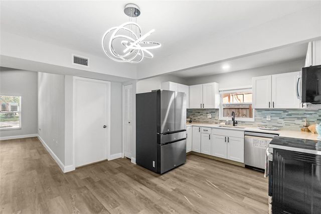 420 MELODY CIRCLE, Sarasota, FL 34237