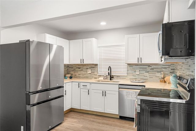 420 MELODY CIRCLE, Sarasota, FL 34237