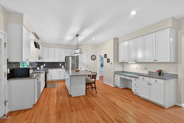 115 Lonebrook Drive, Chapel Hill, NC 27516