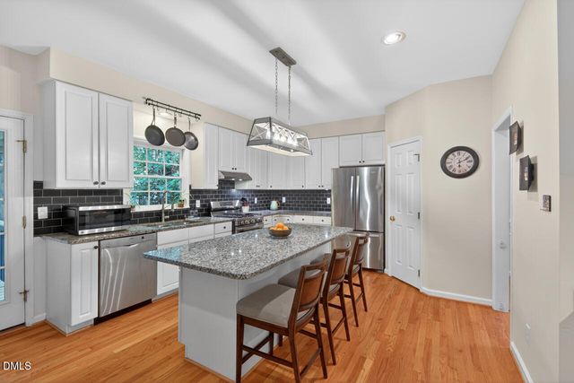 115 Lonebrook Drive, Chapel Hill, NC 27516