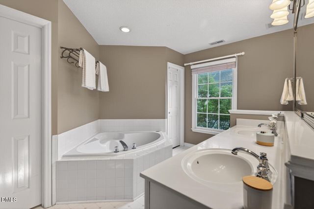 115 Lonebrook Drive, Chapel Hill, NC 27516