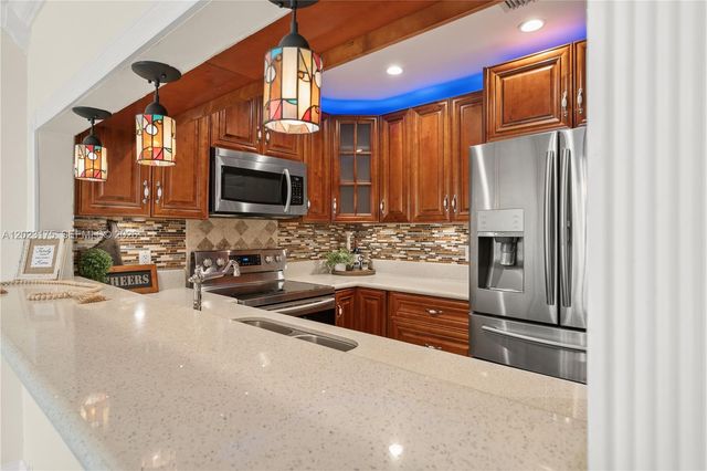 9367 SW 1st Street 808, Plantation, FL 33324