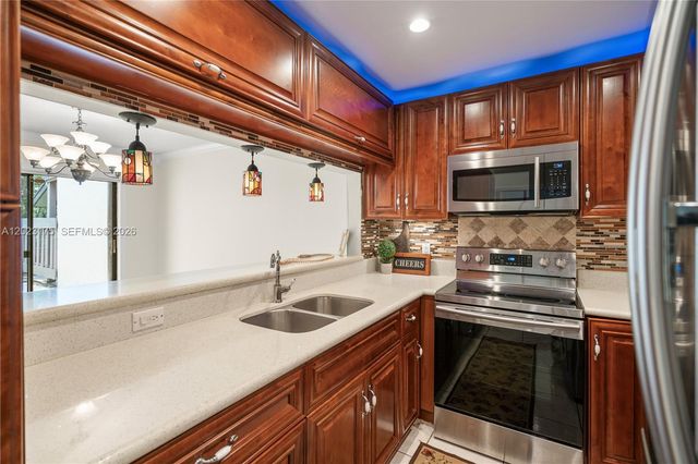 9367 SW 1st Street 808, Plantation, FL 33324