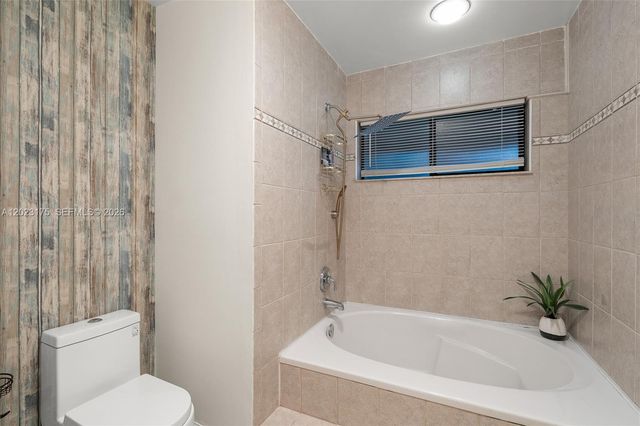 9367 SW 1st Street 808, Plantation, FL 33324