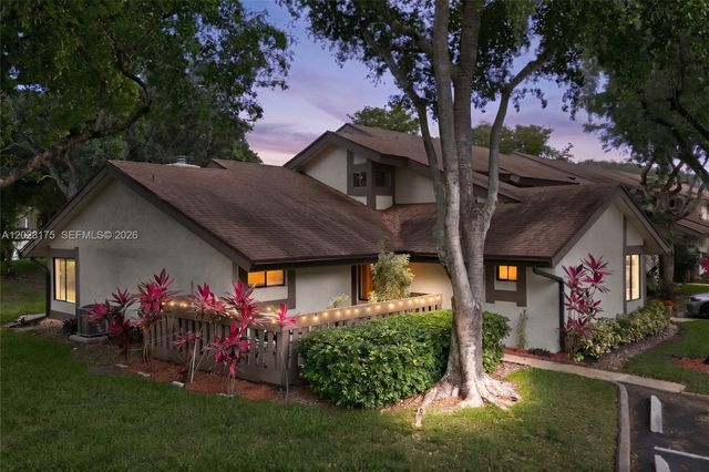 9367 SW 1st Street 808, Plantation, FL 33324