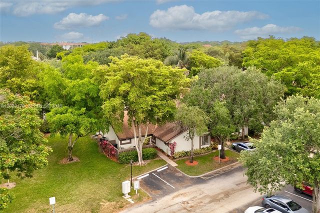 9367 SW 1st Street 808, Plantation, FL 33324