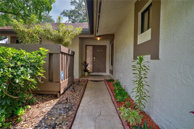 9367 SW 1st Street 808, Plantation, FL 33324