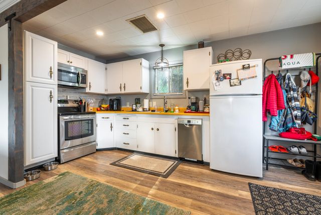 97799 Hanscam Lane, Brookings, OR 97415