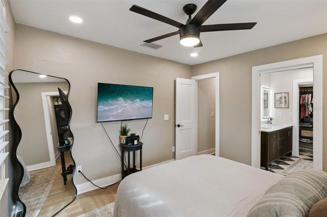 592 43RD AVENUE NE, St Petersburg, FL 33703