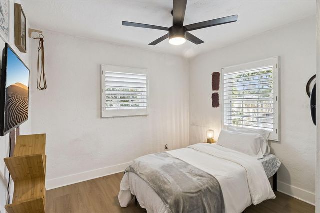 592 43RD AVENUE NE, St Petersburg, FL 33703