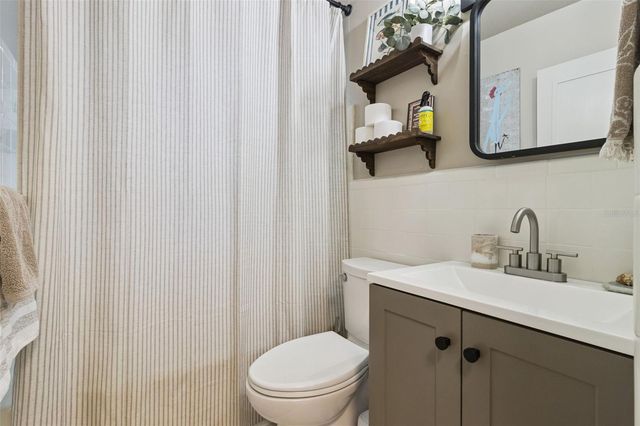 592 43RD AVENUE NE, St Petersburg, FL 33703