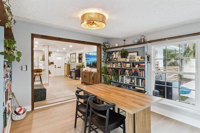 592 43RD AVENUE NE, St Petersburg, FL 33703