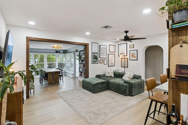 592 43RD AVENUE NE, St Petersburg, FL 33703