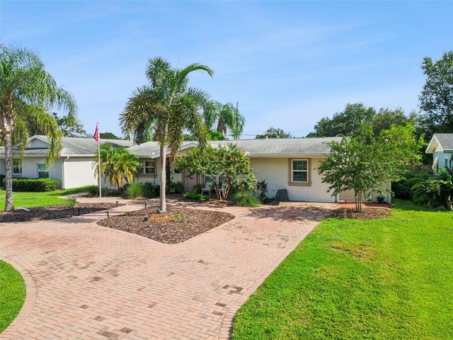 592 43RD AVENUE NE, St Petersburg, FL 33703