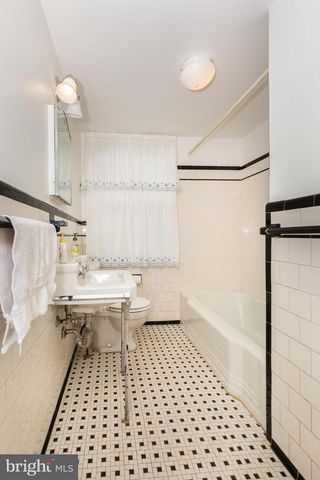 8407 LIBERTY RD, Baltimore, MD 21244