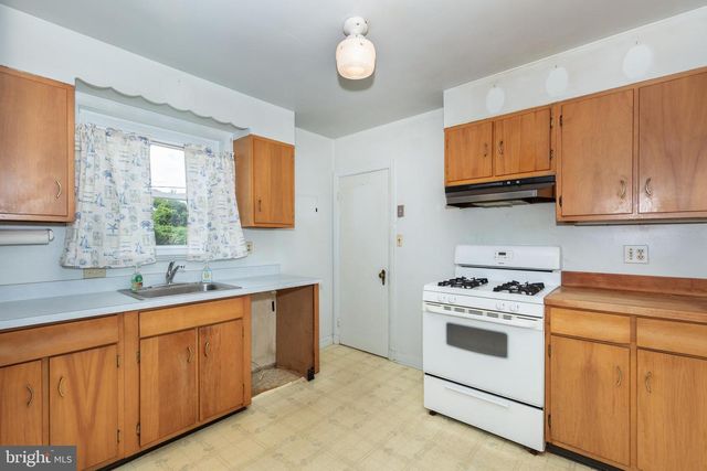8407 LIBERTY RD, Baltimore, MD 21244